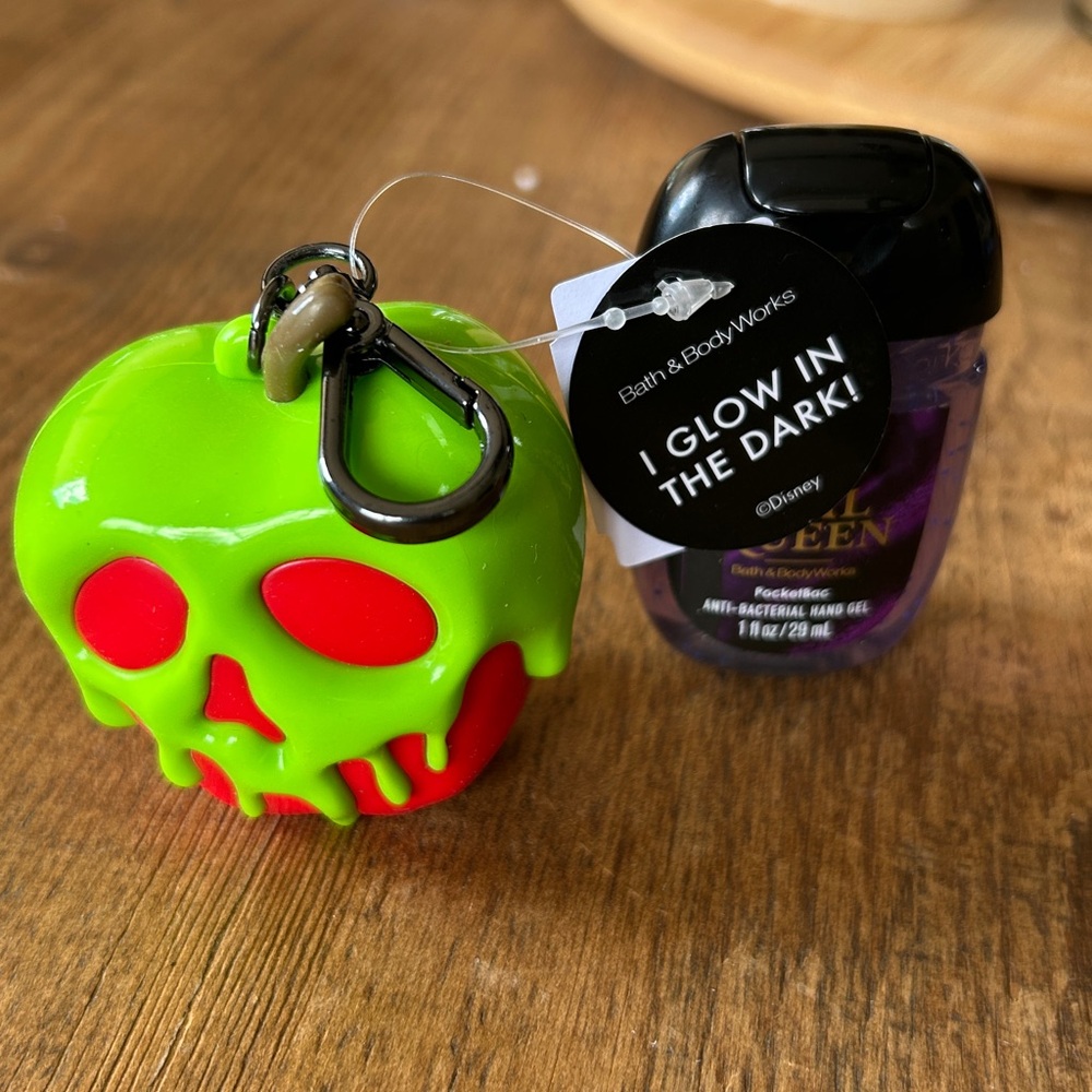 Evil Queen Bath & Body Works Glow-in-the-Dark Apple Keychain with Hand Gel - Picture 2 of 5